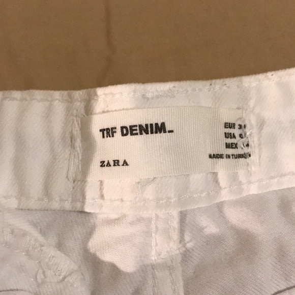 Cute embroidered white Zara denim shorts - Picture 5 of 5
